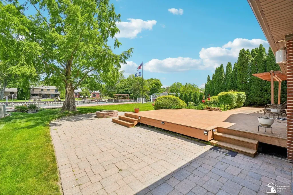 28395 Swan Island Drive Grosse Ile Township MI 48138