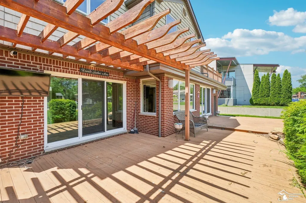 28395 Swan Island Drive Grosse Ile Township MI 48138