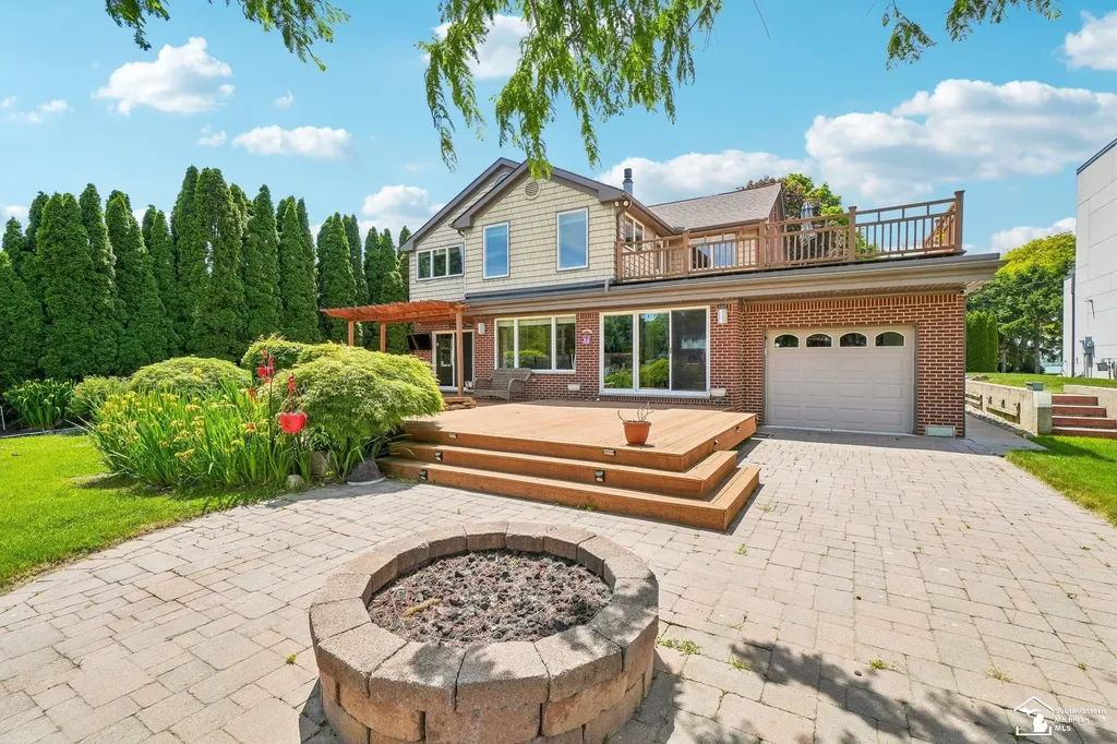 28395 Swan Island Drive Grosse Ile Township MI 48138