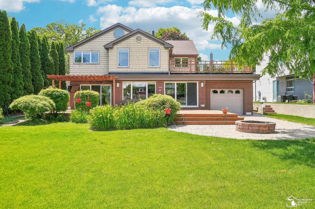 28395 Swan Island Drive Grosse Ile Township MI 48138