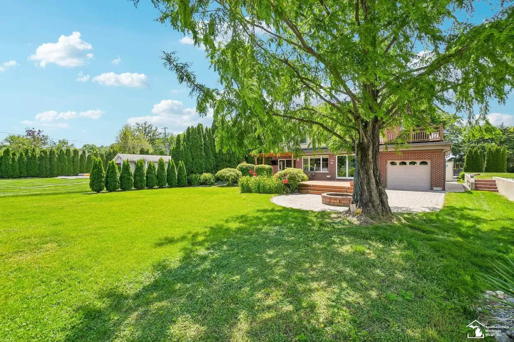 28395 Swan Island Drive Grosse Ile Township MI 48138