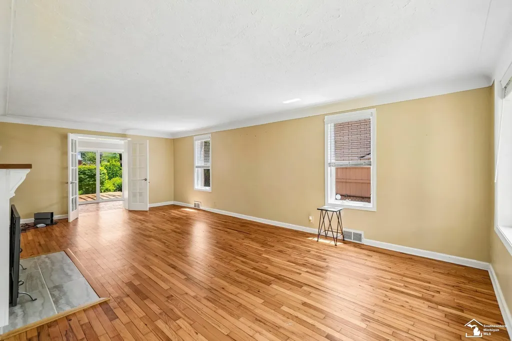 28395 Swan Island Drive Grosse Ile Township MI 48138