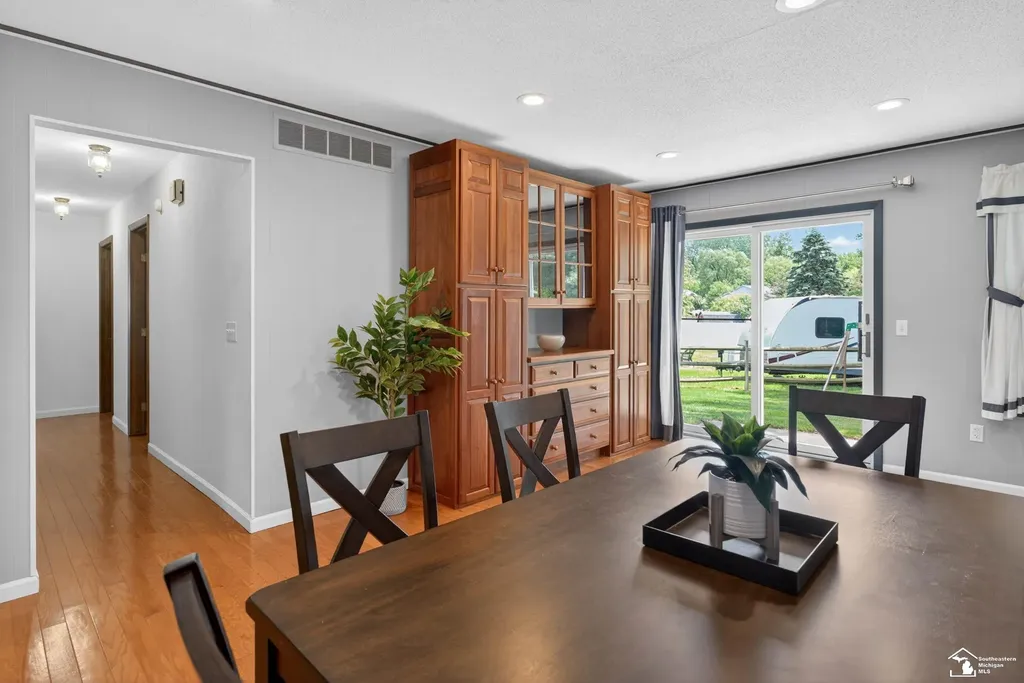 7576 Chapelview Court Bedford Township MI 48182
