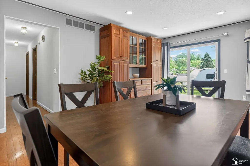 7576 Chapelview Court Bedford Township MI 48182