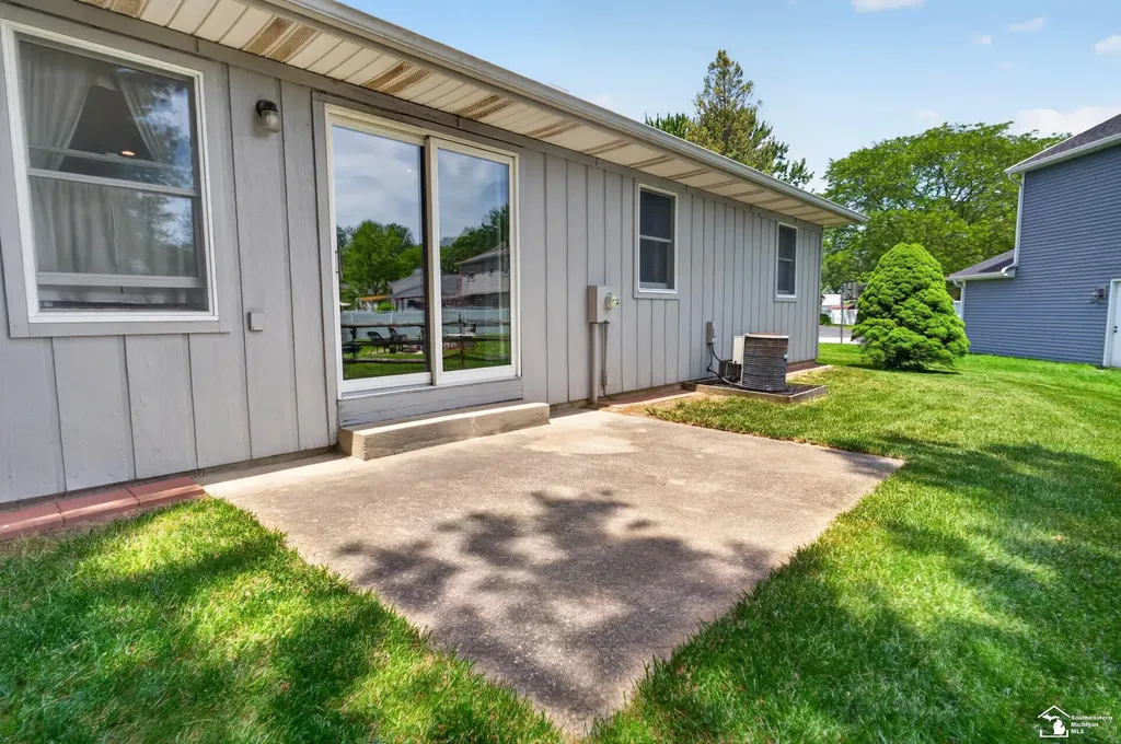 7576 Chapelview Court Bedford Township MI 48182