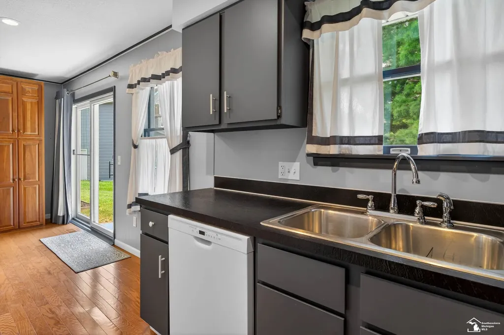 7576 Chapelview Court Bedford Township MI 48182