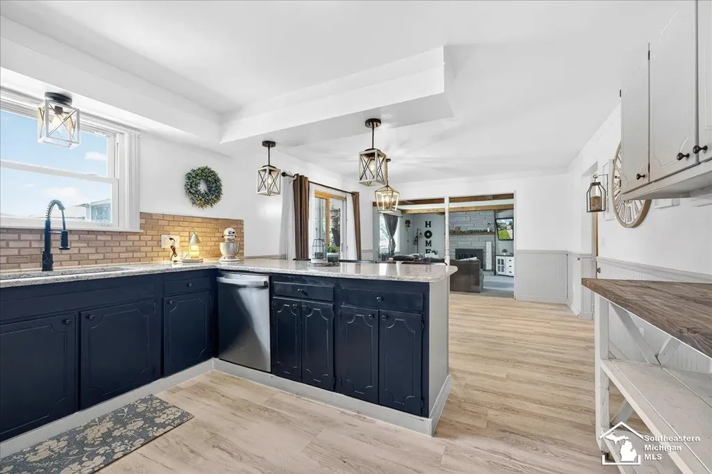 15517 Susan Street Southgate City MI 48195