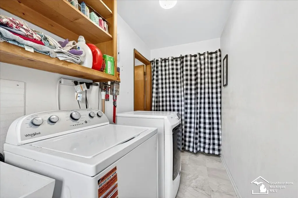 15517 Susan Street Southgate City MI 48195