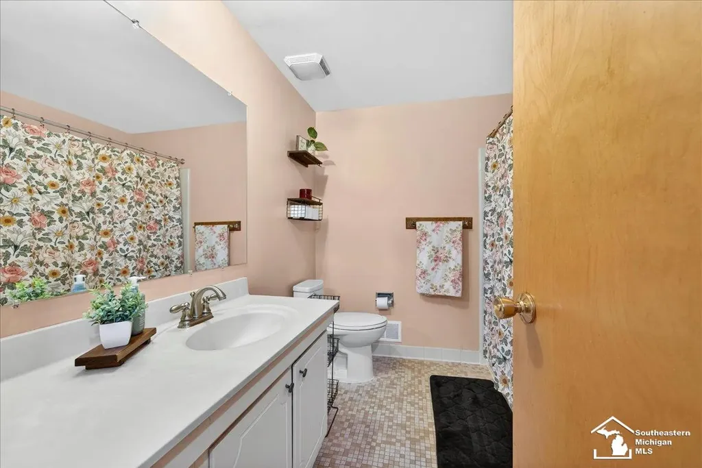 15517 Susan Street Southgate City MI 48195