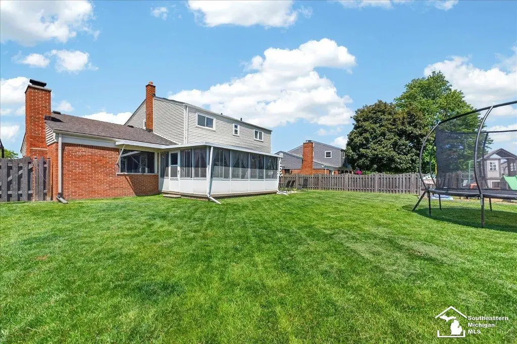 15517 Susan Street Southgate City MI 48195