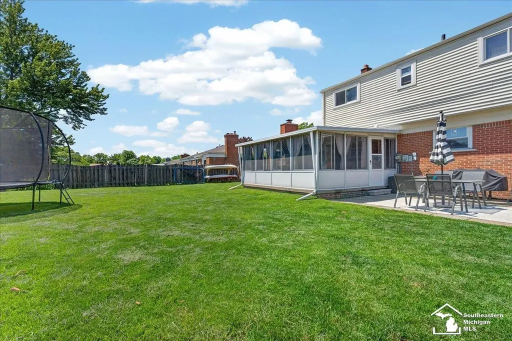 15517 Susan Street Southgate City MI 48195