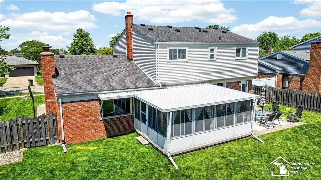 15517 Susan Street Southgate City MI 48195