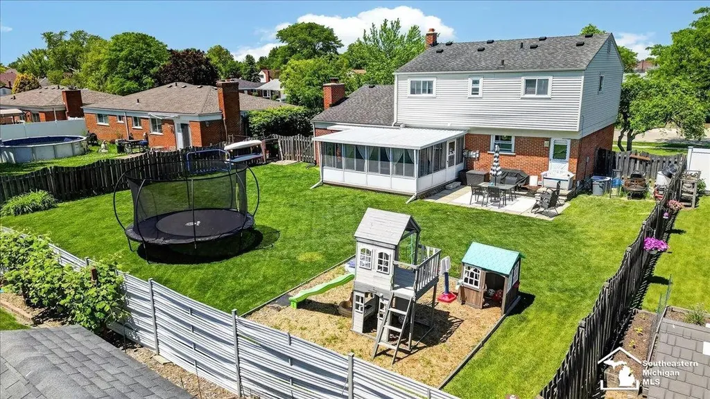 15517 Susan Street Southgate City MI 48195
