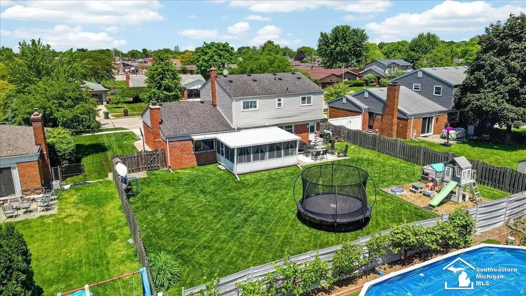 15517 Susan Street Southgate City MI 48195