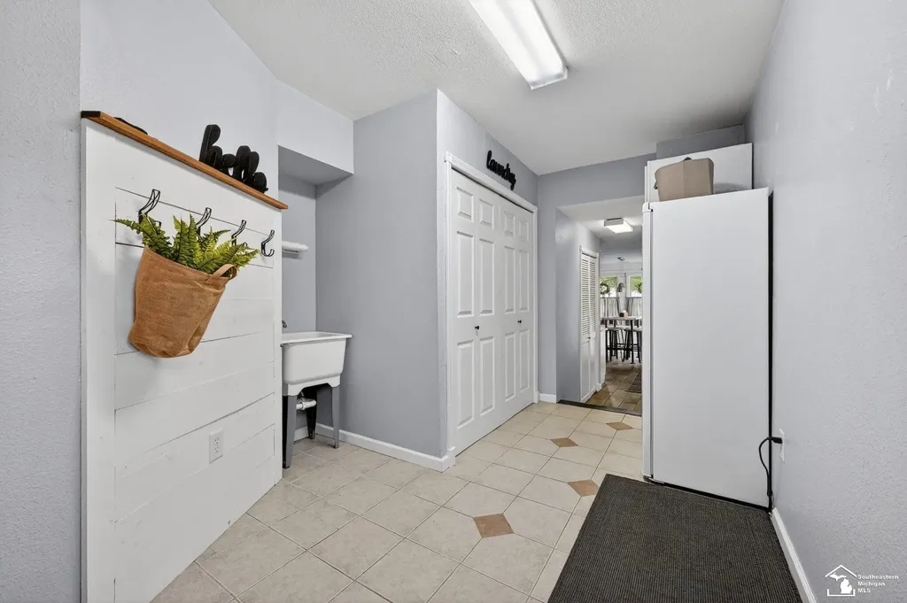 9799 Sylvania Petersburg Road Unknown City MI 49267