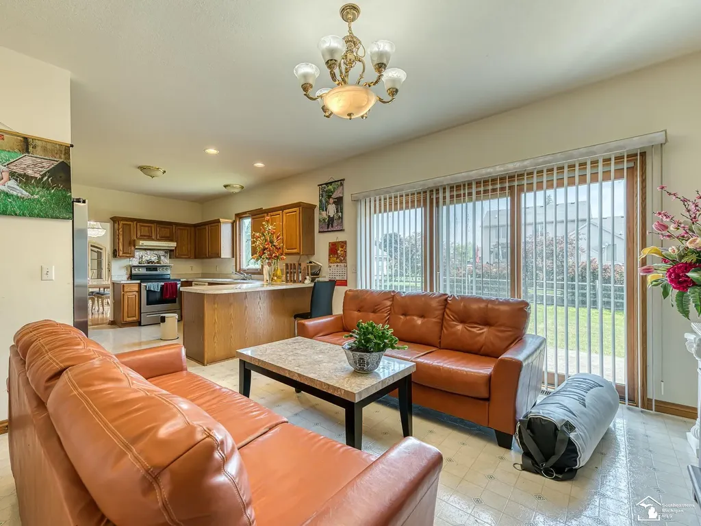 2960 E Country Lane Frenchtown Township MI 48162