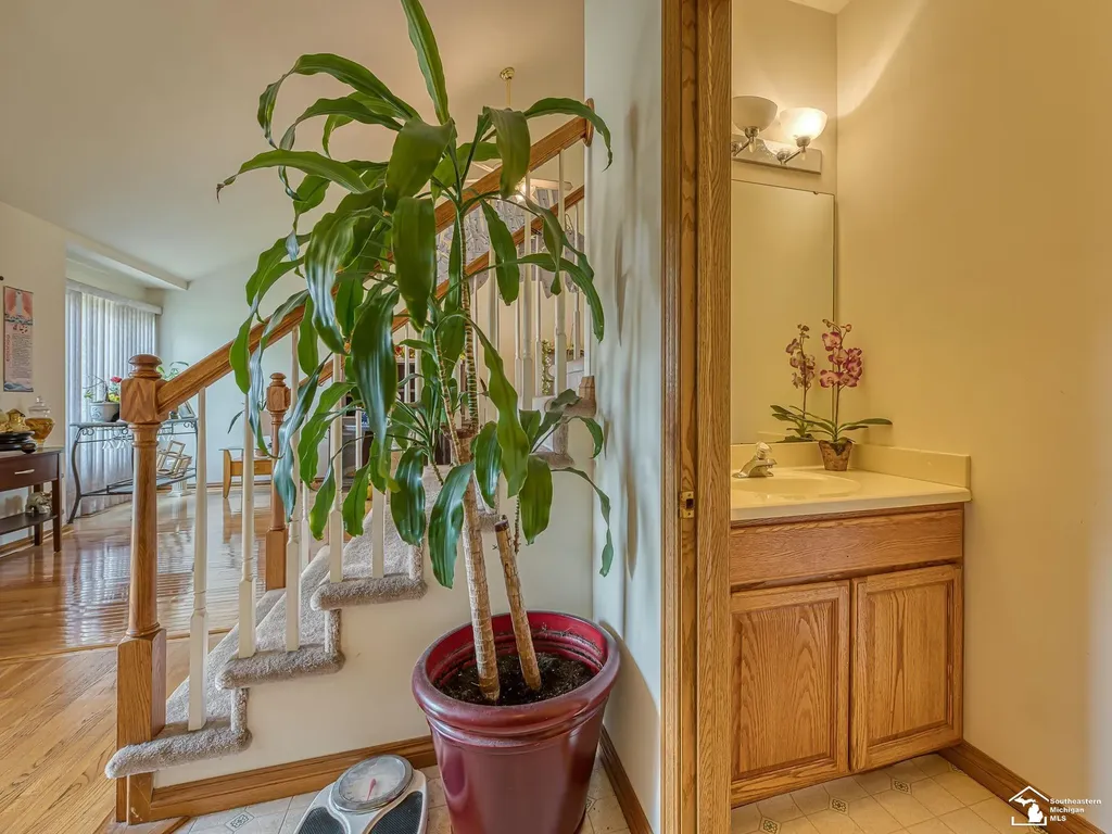 2960 E Country Lane Frenchtown Township MI 48162