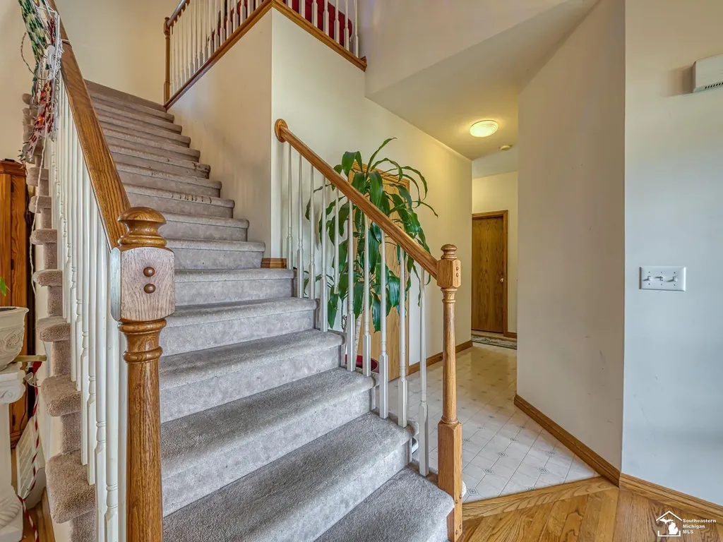 2960 E Country Lane Frenchtown Township MI 48162