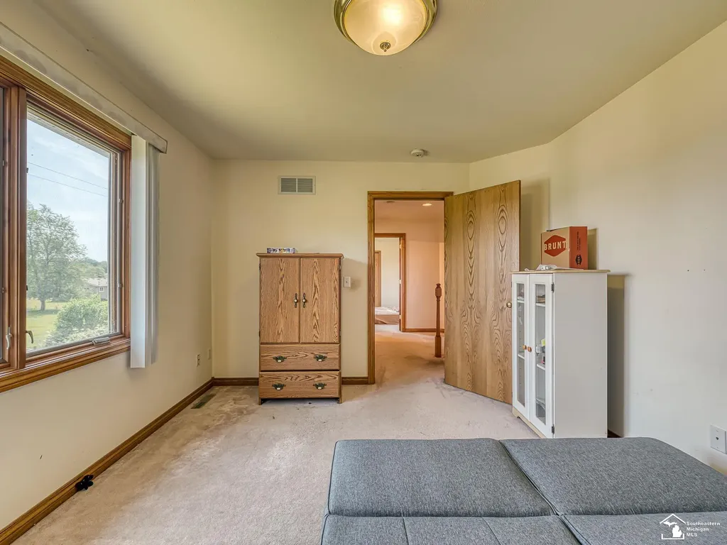 2960 E Country Lane Frenchtown Township MI 48162