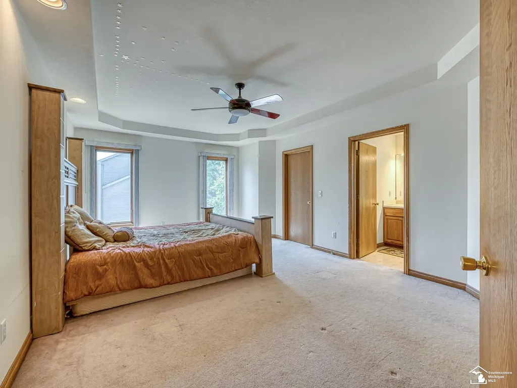 2960 E Country Lane Frenchtown Township MI 48162
