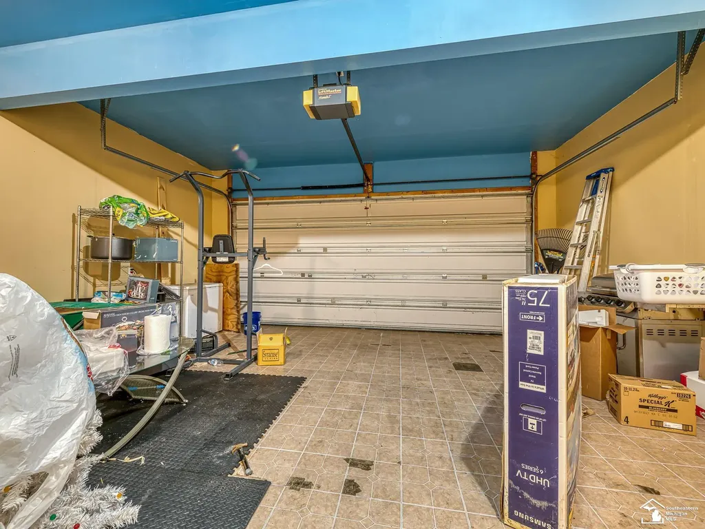 2960 E Country Lane Frenchtown Township MI 48162