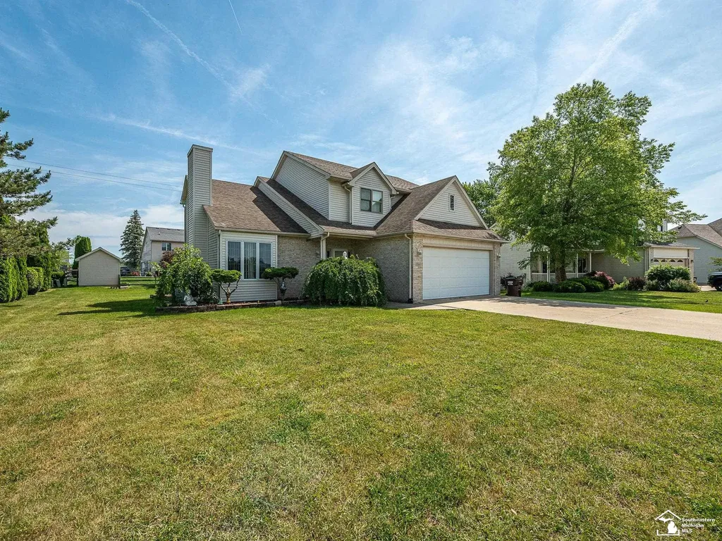 2960 E Country Lane Frenchtown Township MI 48162