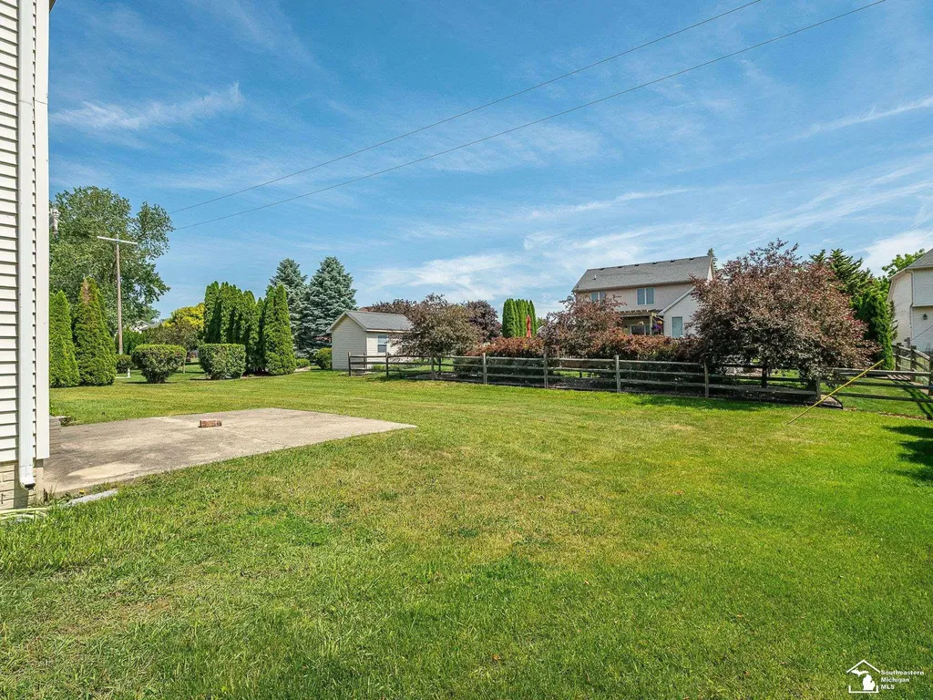 2960 E Country Lane Frenchtown Township MI 48162