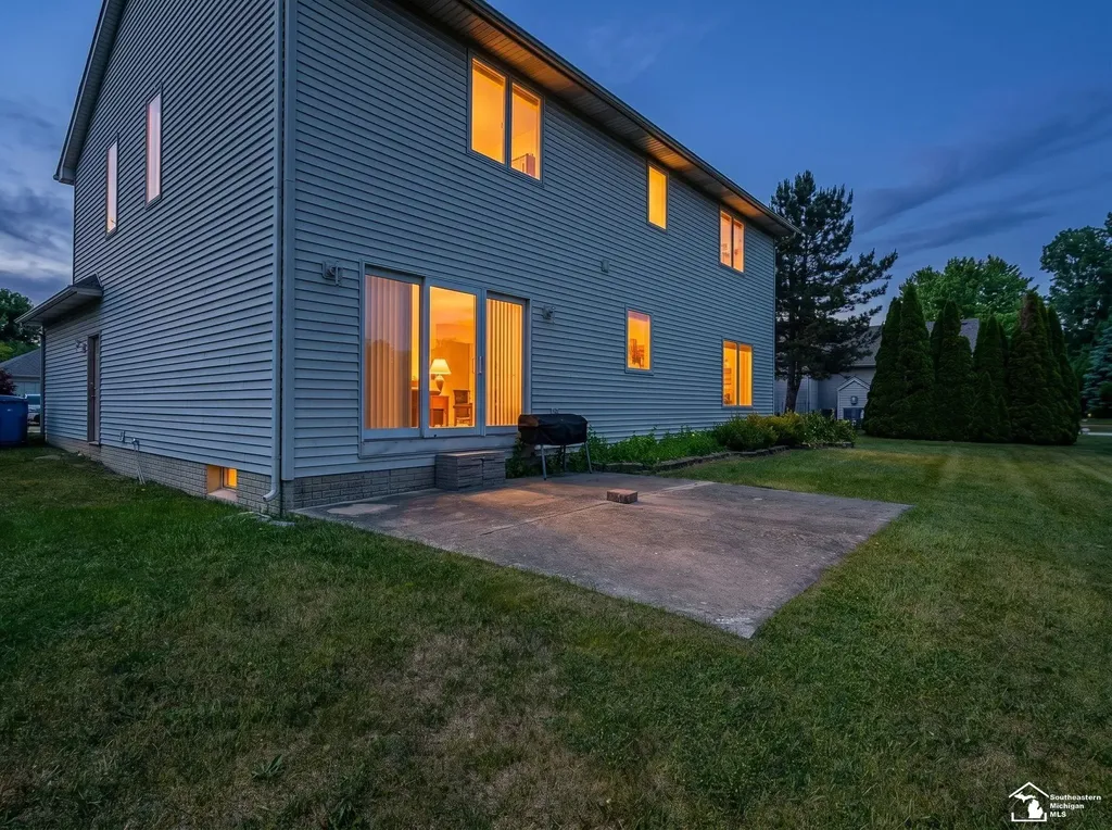 2960 E Country Lane Frenchtown Township MI 48162