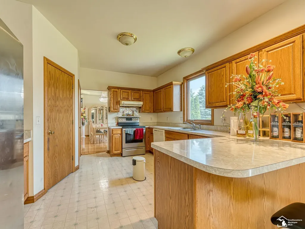 2960 E Country Lane Frenchtown Township MI 48162
