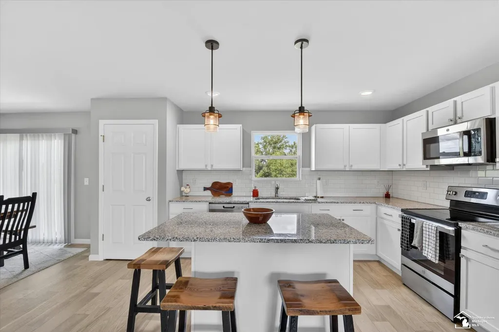 102 Forest Way Rose Township MI 48350