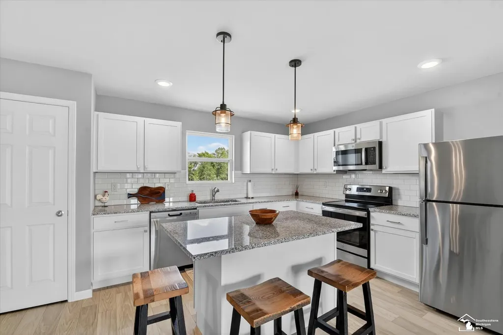 102 Forest Way Rose Township MI 48350