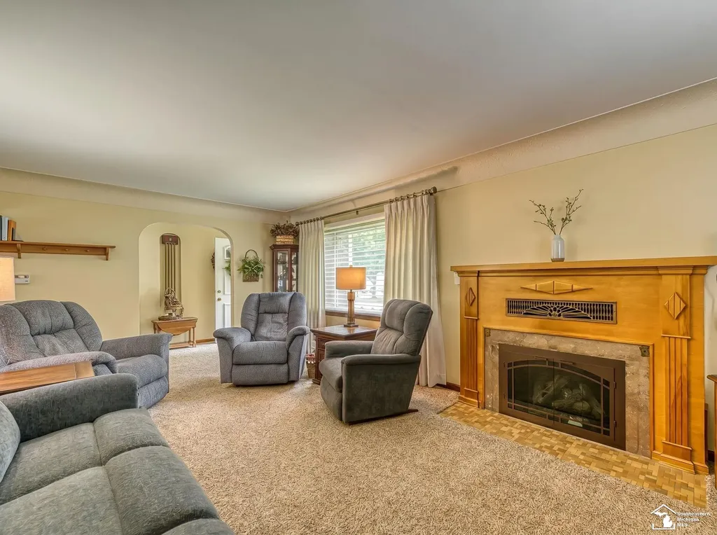 831 Wolverine Avenue Monroe City MI 48161