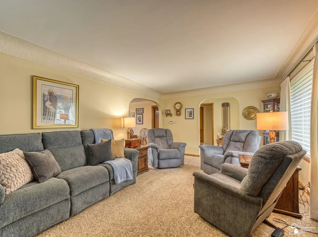 831 Wolverine Avenue Monroe City MI 48161