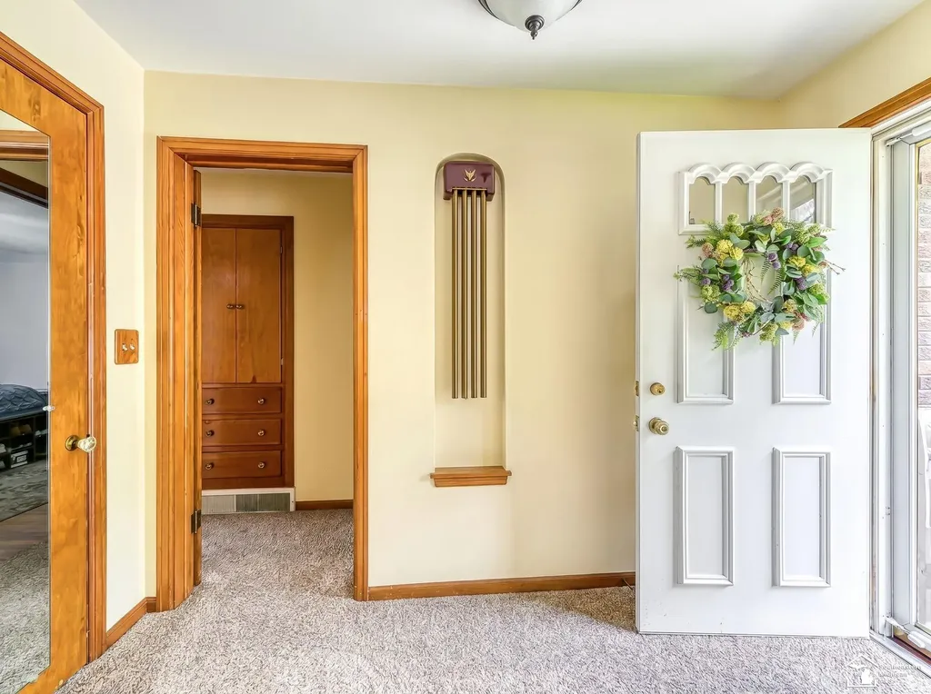 831 Wolverine Avenue Monroe City MI 48161
