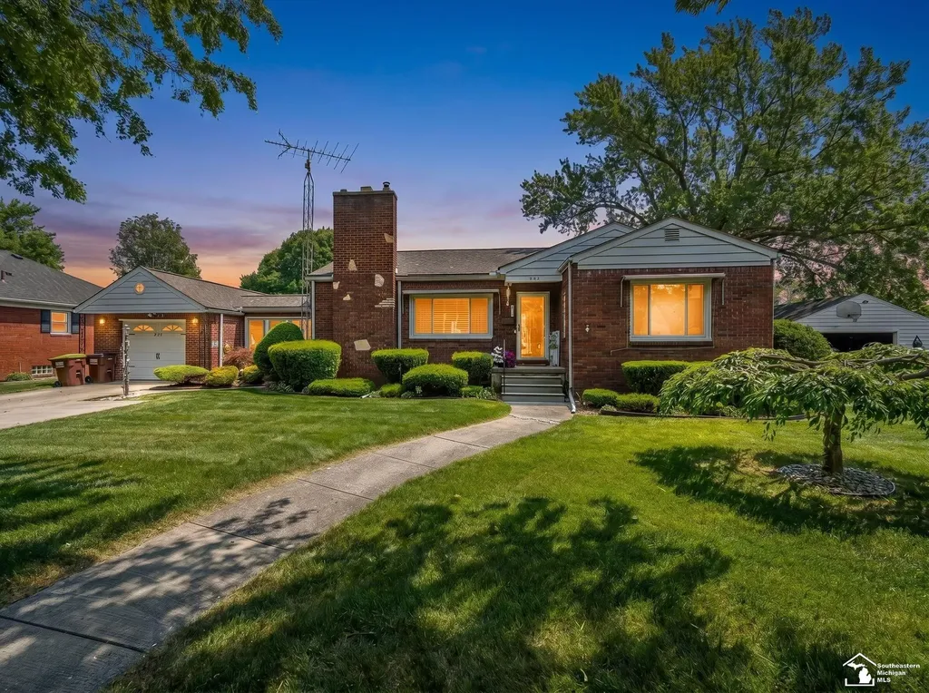 831 Wolverine Avenue Monroe City MI 48161