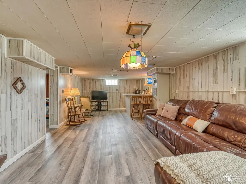 831 Wolverine Avenue Monroe City MI 48161