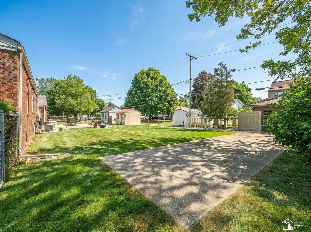 831 Wolverine Avenue Monroe City MI 48161