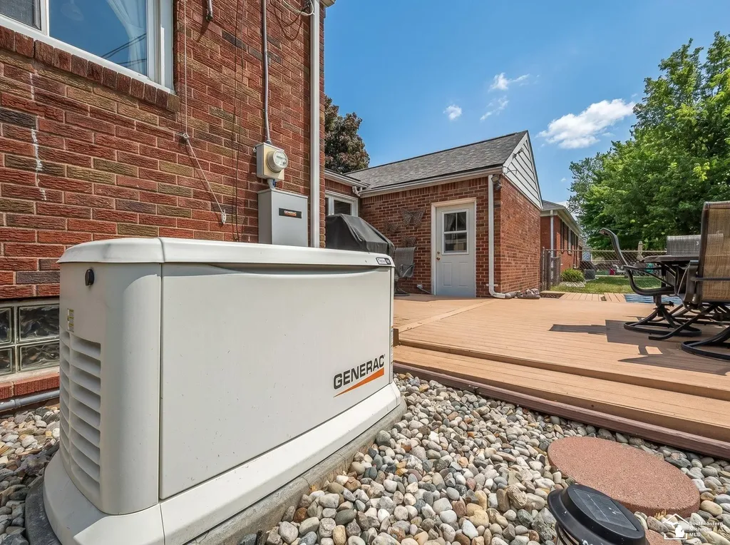 831 Wolverine Avenue Monroe City MI 48161