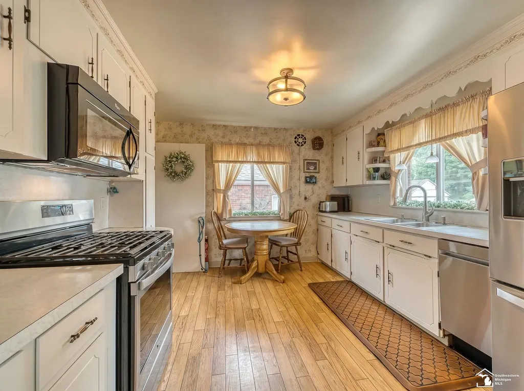 831 Wolverine Avenue Monroe City MI 48161