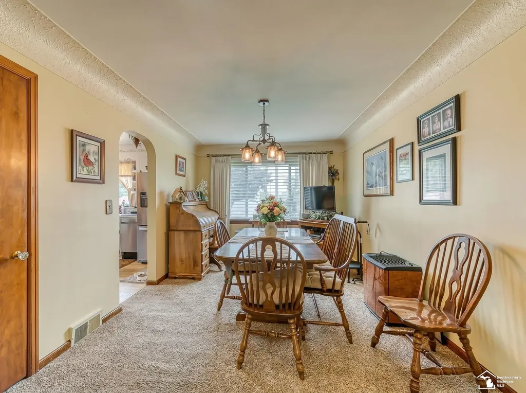 831 Wolverine Avenue Monroe City MI 48161