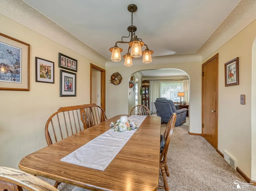 831 Wolverine Avenue Monroe City MI 48161