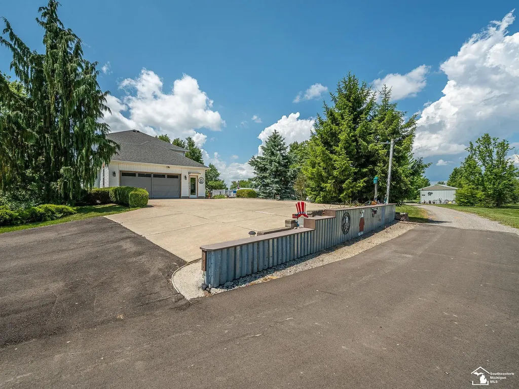 2223 Fix Road Frenchtown Township MI 48162
