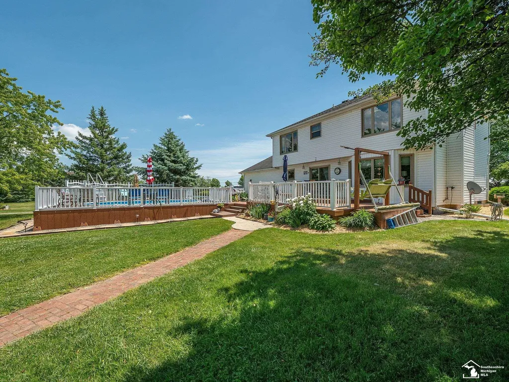 2223 Fix Road Frenchtown Township MI 48162