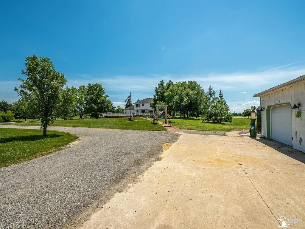 2223 Fix Road Frenchtown Township MI 48162