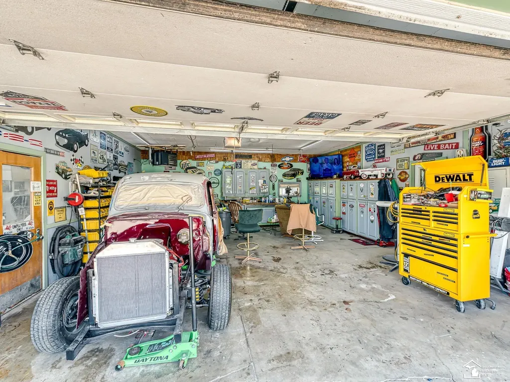 2223 Fix Road Frenchtown Township MI 48162