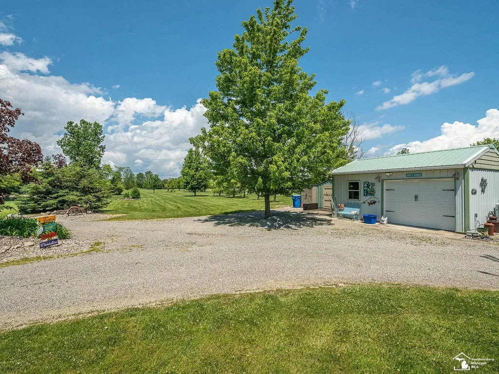 2223 Fix Road Frenchtown Township MI 48162