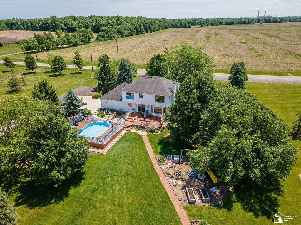 2223 Fix Road Frenchtown Township MI 48162