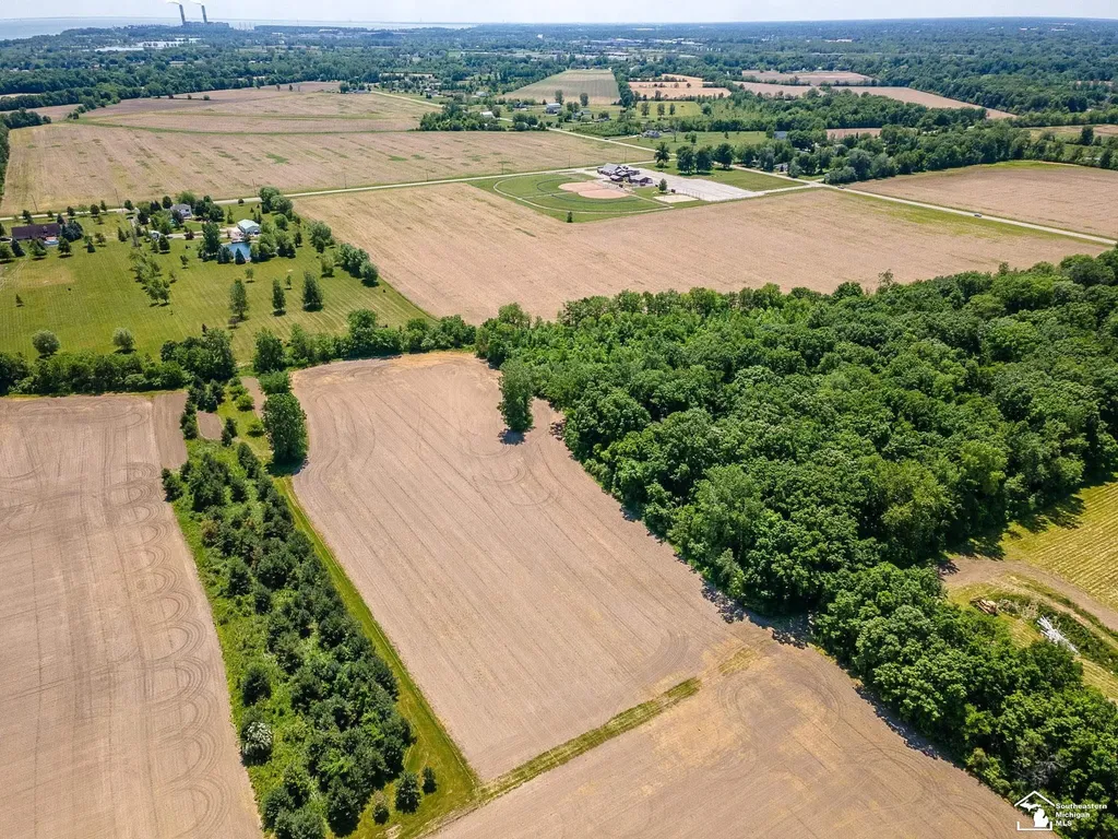 2223 Fix Road Frenchtown Township MI 48162