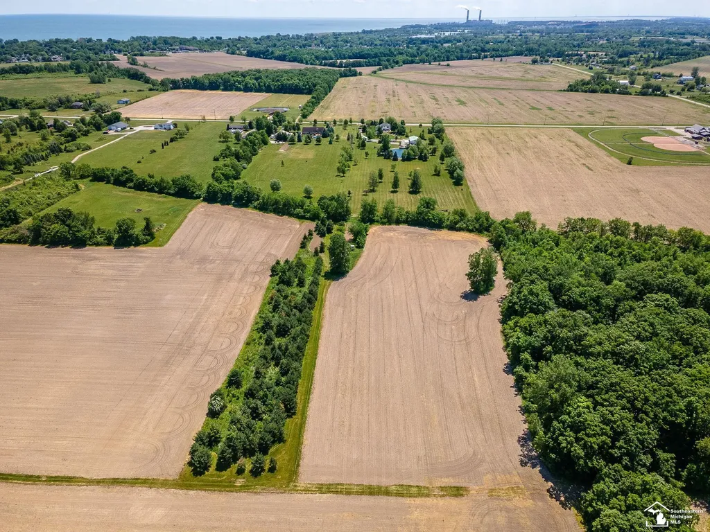 2223 Fix Road Frenchtown Township MI 48162