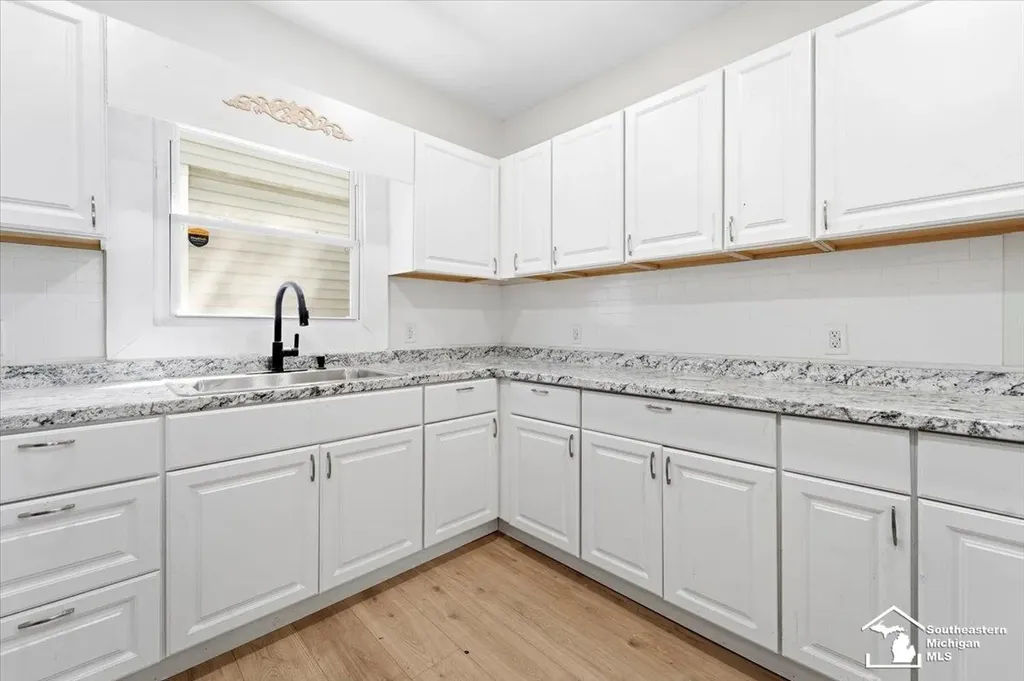 2353 Richton Stream Detroit City MI 48206